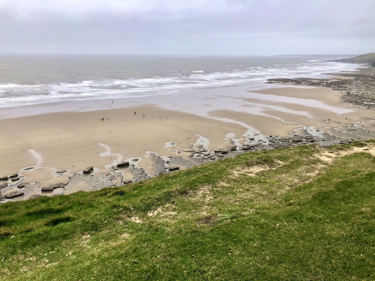 Remnants of Dunraven Castle, in the Vale of Glamorgan as described by John Leland between 1536-1539 @ViaeRegiae @Marinelivesorg @HistorianWelsh @OpenHistMap