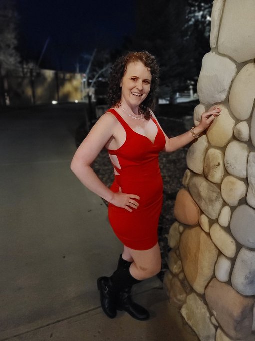Fun night at the Spring masquerade. https://t.co/wYIi32GC0E<a href="/tag/30daysoflingerie"class="tags"><span>#30daysoflingerie</span></a>