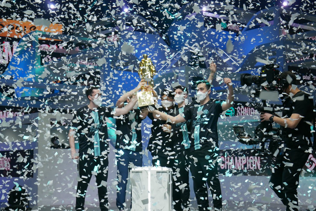 SoniqsEsports's tweet photo. The best in the world. 🏆

#SoniqBoom https://t.co/29YyDHYsKJ