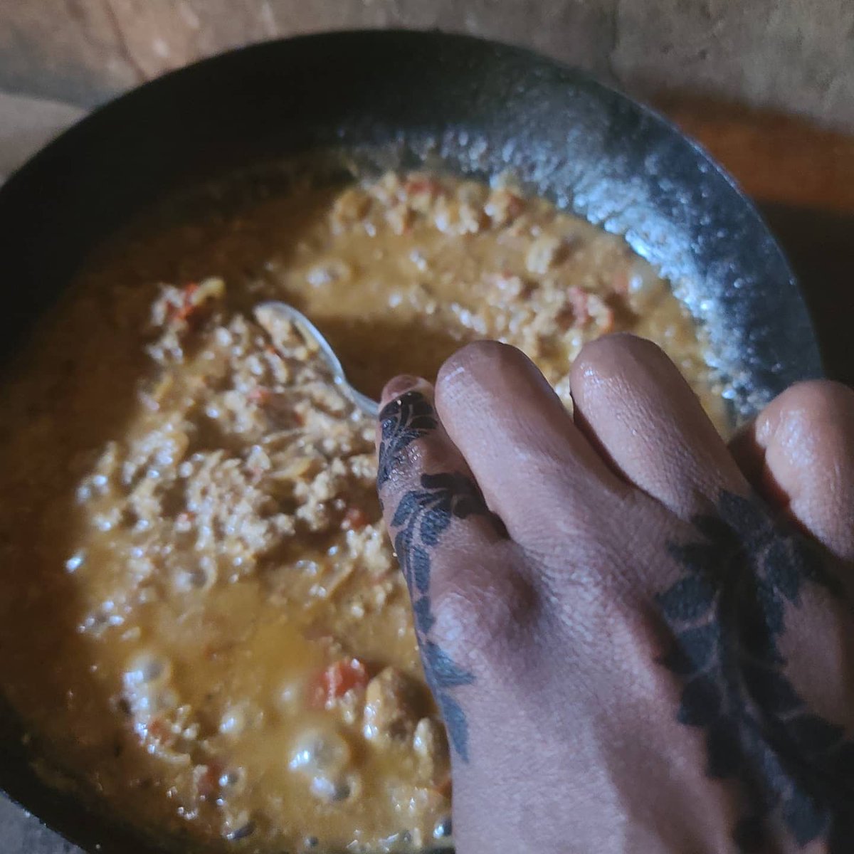 SAMBUXANYC's tweet photo. 🐟🍅🍋🌶🧅 🥜🐟🍅🍋🌶🧅 🥜
FASIKH: Salted fish & peanut butter
Ad'Douiem in North Sudan a town by the White Nile is known for it's exquisite fishery and Fasikh, fish preserved in salt.
.
.
#fasikh #fish #pescatarian #fermentedfish #sudan #foodanese #southsudan #samak
#ssot https://t.co/CYPEa9mCOf