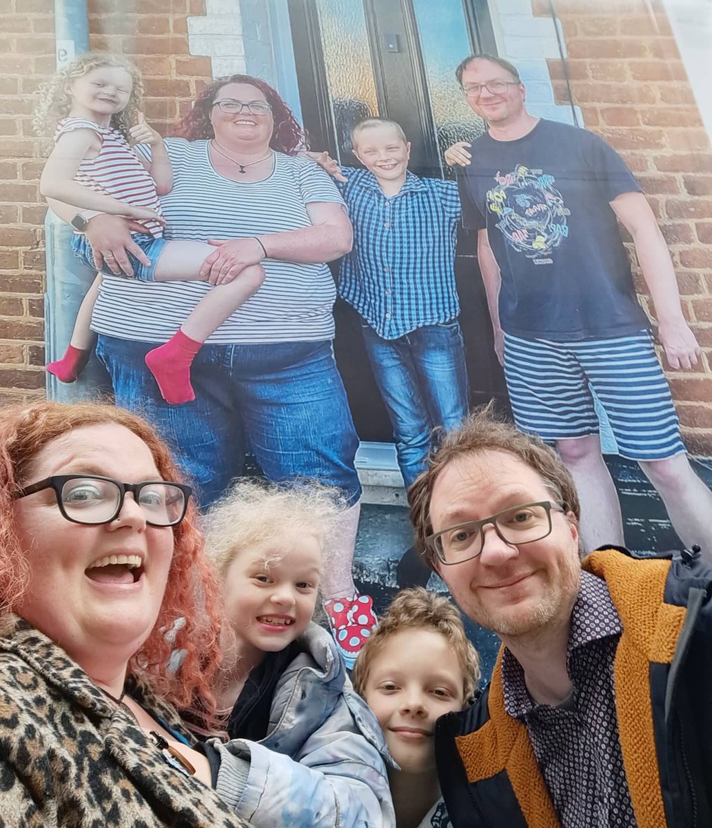 BoudiccaW's tweet image. Checking out @StephanieDarkes
@exploringexeter exhibition in @Princesshay

It is a celebration of all of us 👏❤

#WeAreAllHeroes #exploringexeter #exeter #inexeter #covid #lockdown #doorstepphotography  #portraitphotography