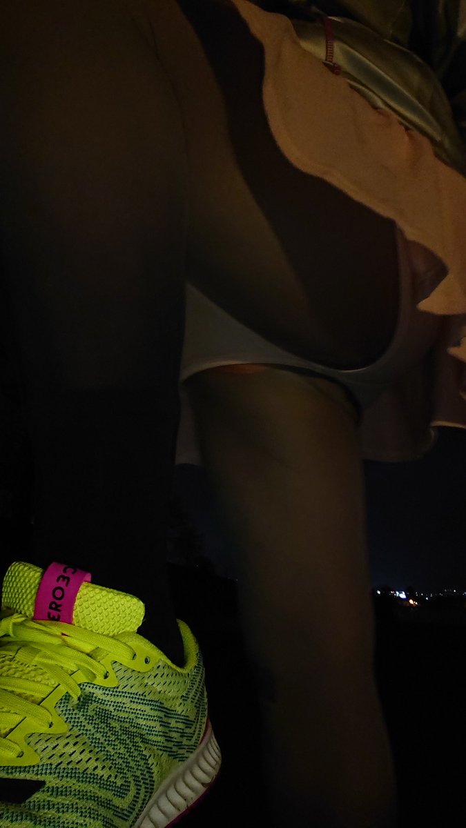 yuzukajosou's tweet photo. 今日は雨☔の中、ミニスカパンでウォーキングしました。
Mカップ乳は凄い揺れて、重くて、すぐ、汗だくになりました‼️
ローアングルショット付
#巨乳
#Mカップ
#ミニスカパン
# https://t.co/MA9hgCh0dK
