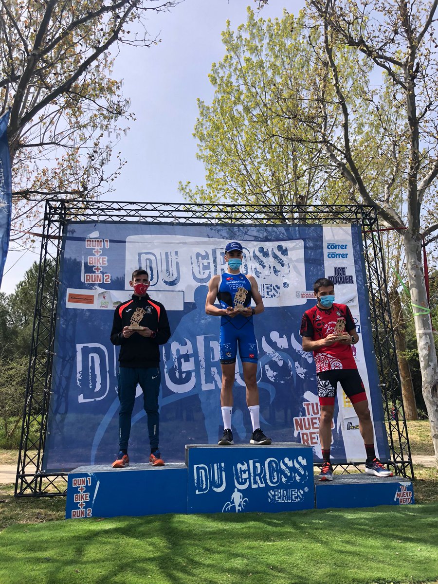 TeamClaveria's tweet photo. Acabamos el ciclo de carga con buenas sensaciones y la mejor de las noticias con nuestro #TEAMCLAVERÍA @Fernandoperal1 @ctoabluepower en lo más alto del Podium🥇🥇
2 de 2 en 2021 y lo que le queda🤩🤩

#Duatlon @DuCrosSeries
#TEAMCLAVERÍA https://t.co/wLEKN0UuZK