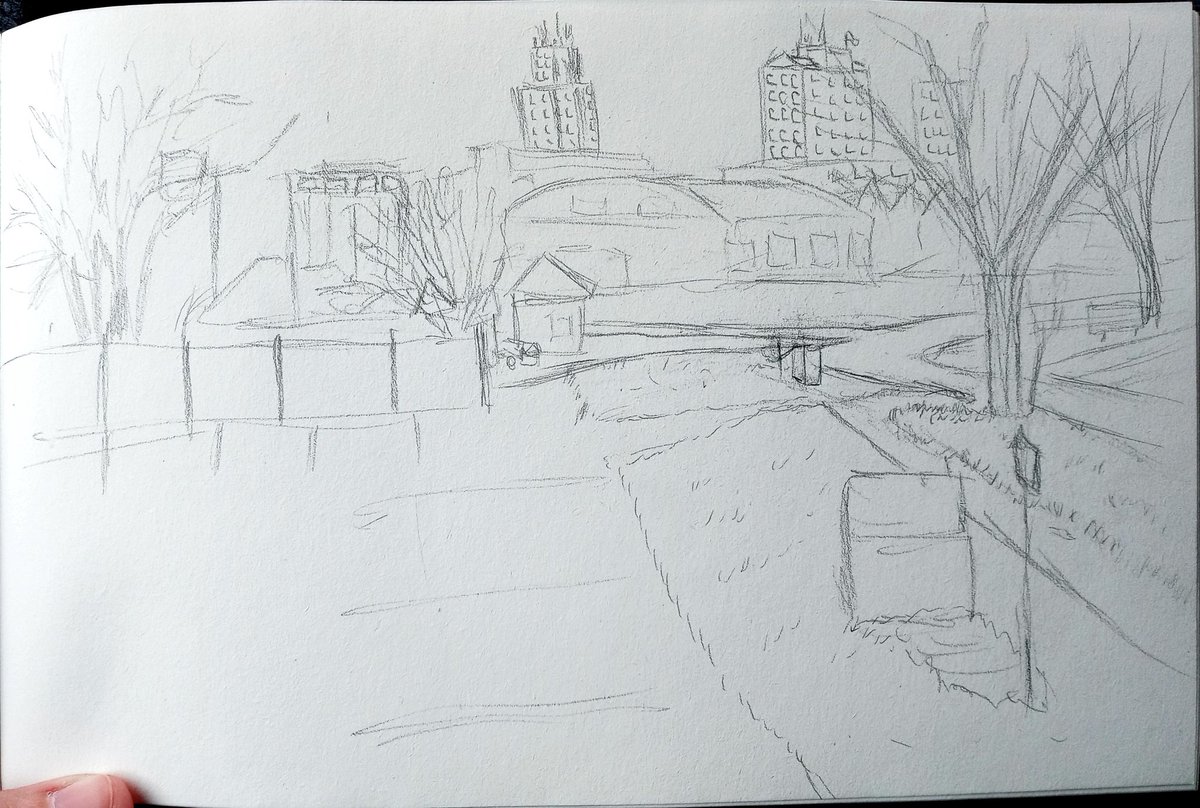 MindasaurusRexx's tweet photo. Another quick downtown sketch.
#artistsoninstagram #artistsontwitter #sketching #sketchbook #practice #pencildrawing #pencilsketch #architecturesketch #architecture #experiencejackson #jacksonmichigan #jacksonmi #car #carsketch #carsketching https://t.co/QWqAEyCCwR