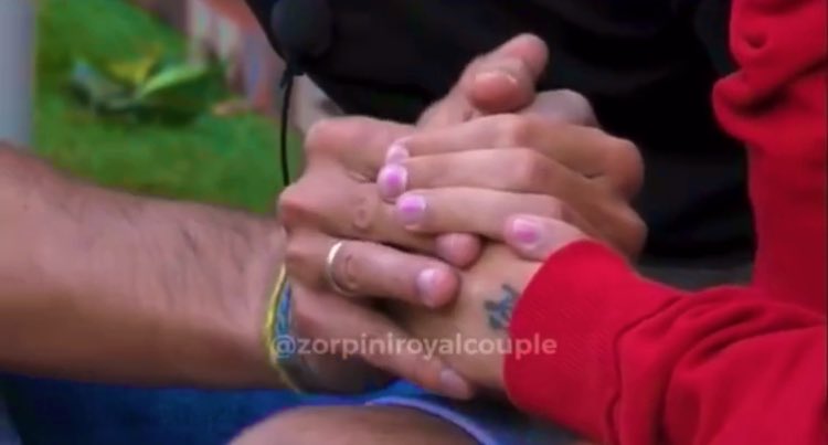 sensates99's tweet photo. Ultima lite con Francesco e Stefania.
Si è percepito tutto il loro bene e quanto ci tengono a te, hai trovato un tesoro Tommy. @tommaso_zorzi
Hanno passato la giornata a piangere uno tra le braccia dell’altro...❤️
#tzvip #Oppinando https://t.co/aHPtDVDoKO