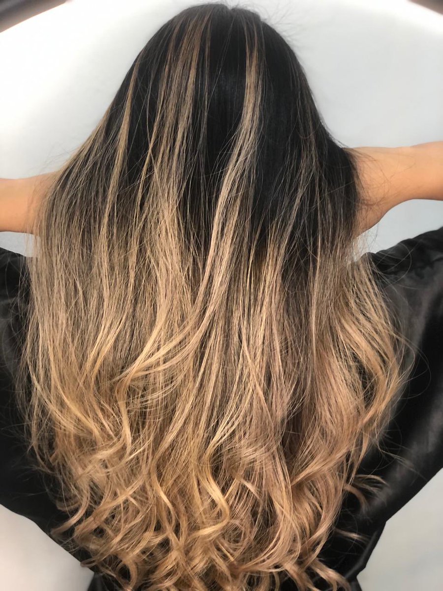 larissadiasld's tweet photo. Fotos desse morena iluminada na linda da catarinaalzendadesigner 🥰🥰
.
.
.
#morenailuminada #iluminada #morenasiluminadas #mechasiluminadas #mechas #cabelosaudavel #cabelolindo #cabeleireira #transformação #antesedepois #cabelosaudavel https://t.co/lJLqgPwB5M