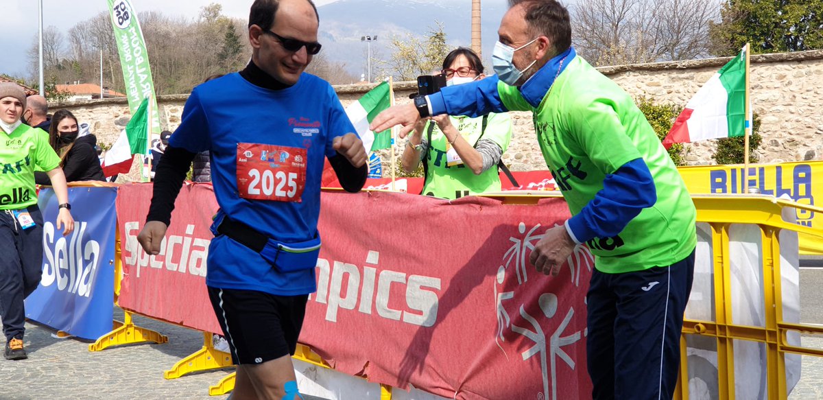 SOItalia's tweet photo. 🏅🏅🏅Simone ha concluso la sua impresa superando la soglia dei 120 k in 24 ore... 63esimo assoluto su 285 partecipanti. Un grande!!
.
. 
. 
#biultra24orebiella #biultra624 #ConTutteLeMieForze #FORZASIMONE #specialolympics https://t.co/bSGEn2pzD5