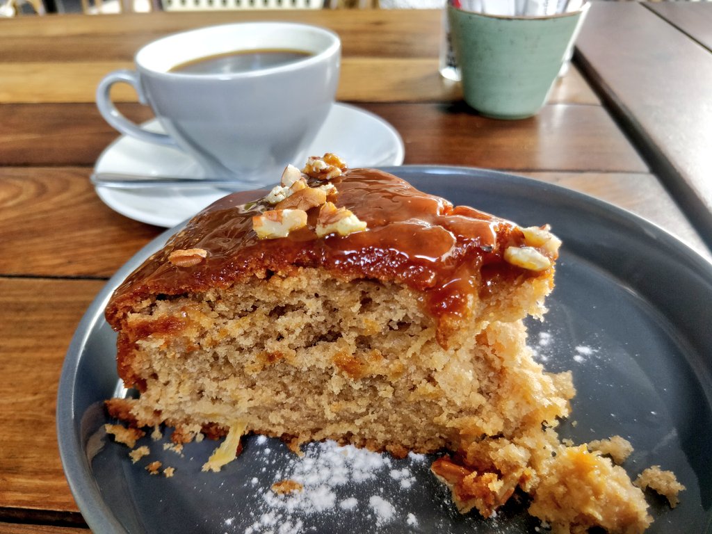 JessicaisaMood's tweet photo. No running this weekend, just a @BeyondMeat #beyondburger, @DoppioZeroSA apple caramel #cake & #thickcrust #pizza & a small bike ride!
Second time on a trail using a rented bike, no great feats but still pushed past my #comfortzone - clearly not one for speed ๐
https://t.co/L3ms20XoOj