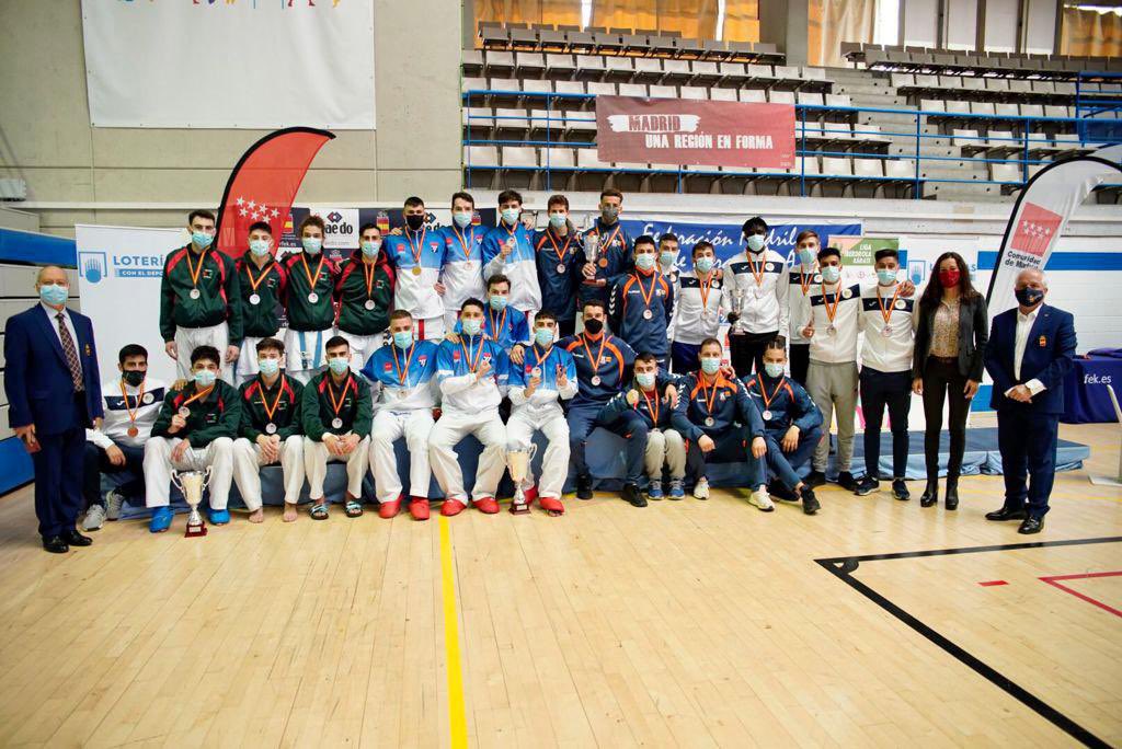 ECarballedo's tweet image. Fuimos la primera CCAA en retomar la actividad deportiva federada. Hoy, con la celebración en #Leganés del #CampeonatoEspaña de #Kárate y el de #Para-Kárate, hemos reafirmado ese compromiso, haciendo gala de nuestro condición de región abierta, puntera e inclusiva. #YoConAyuso