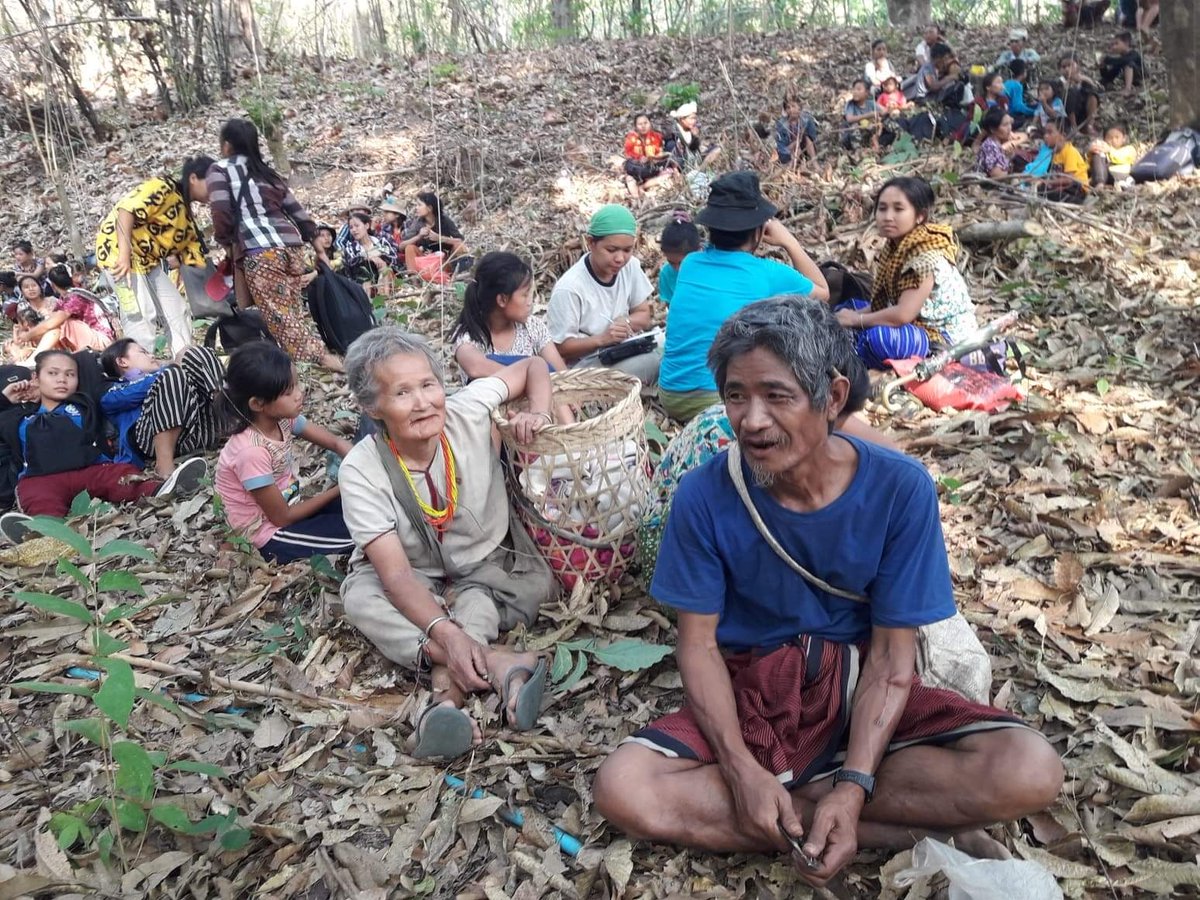 karen_kecd's tweet photo. Today, staff and students of the Karen Teacher Training College (KTTC) Northern Campus fled to Thai side of the Salween following Burma Air Force strikes nearby the day before.  By 3pm, an estimated 380 people had fled from the area and bombs and airplanes could still be heard. https://t.co/KPGu6kO46Y