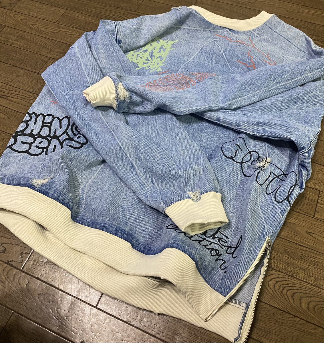 ぐでたま子 Zaraメンズで一目惚れして買ってもらったぁ サイドチャックは流行ってるのか さすがタカヒサマスダ 最近zaraはメンズばっかり ゆるっと着れるのがスキー