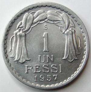 Pessichicha's tweet photo. Un Pessi                              Des pesos https://t.co/eGLHcA1u1o