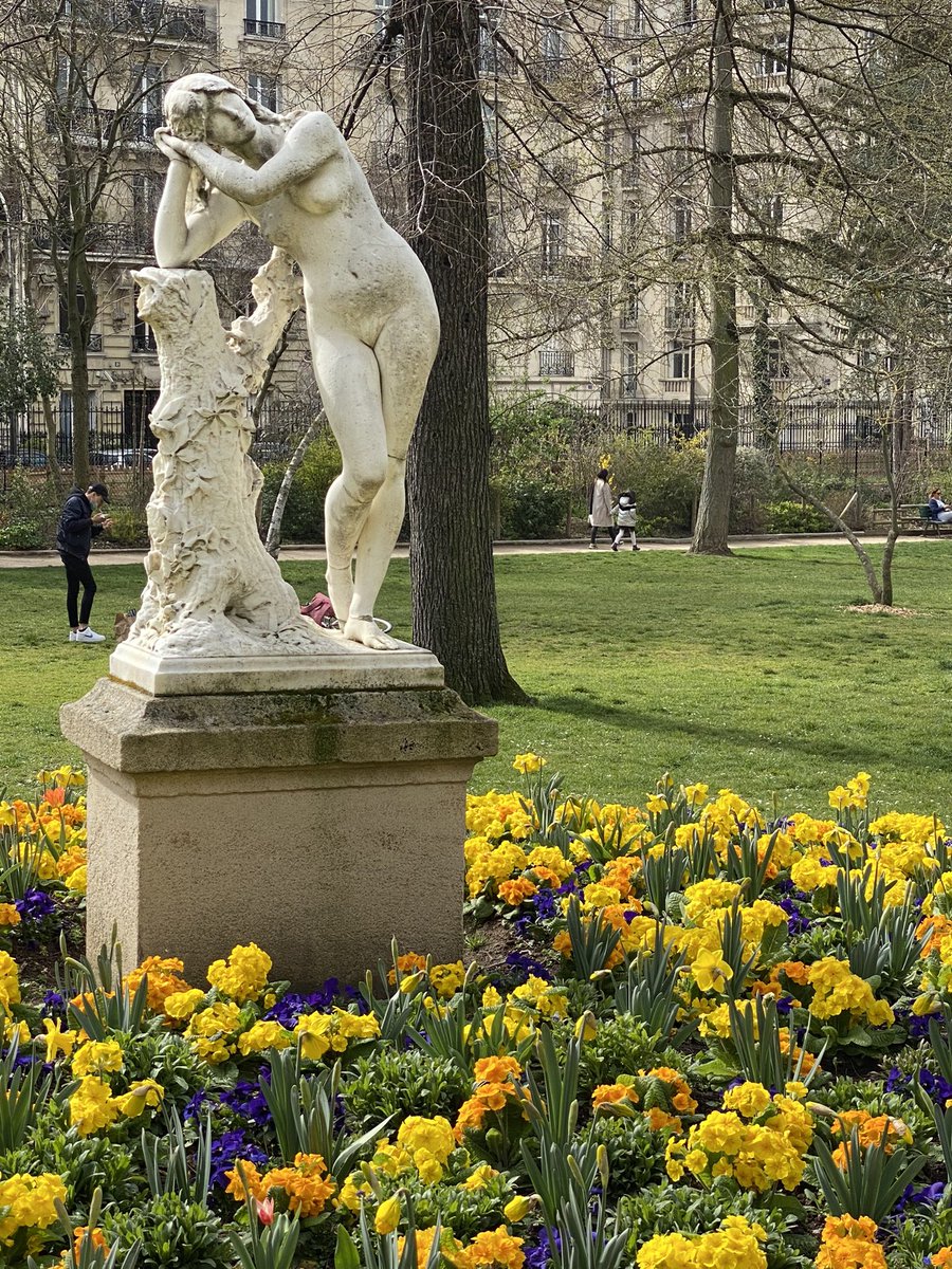 _Miss_MC_'s tweet photo. Merci @Paris pour verdir notre capitale ❤️ #Balade #Art de vivre #Green #Verdure #Campagne #Poumon #Air #Prenonssoindenotreplanete #ONU #SoMagic #Geluck #Petit #Palais #Ranelagh #Quais #Seine #Paris https://t.co/Ddg4JlEcQv