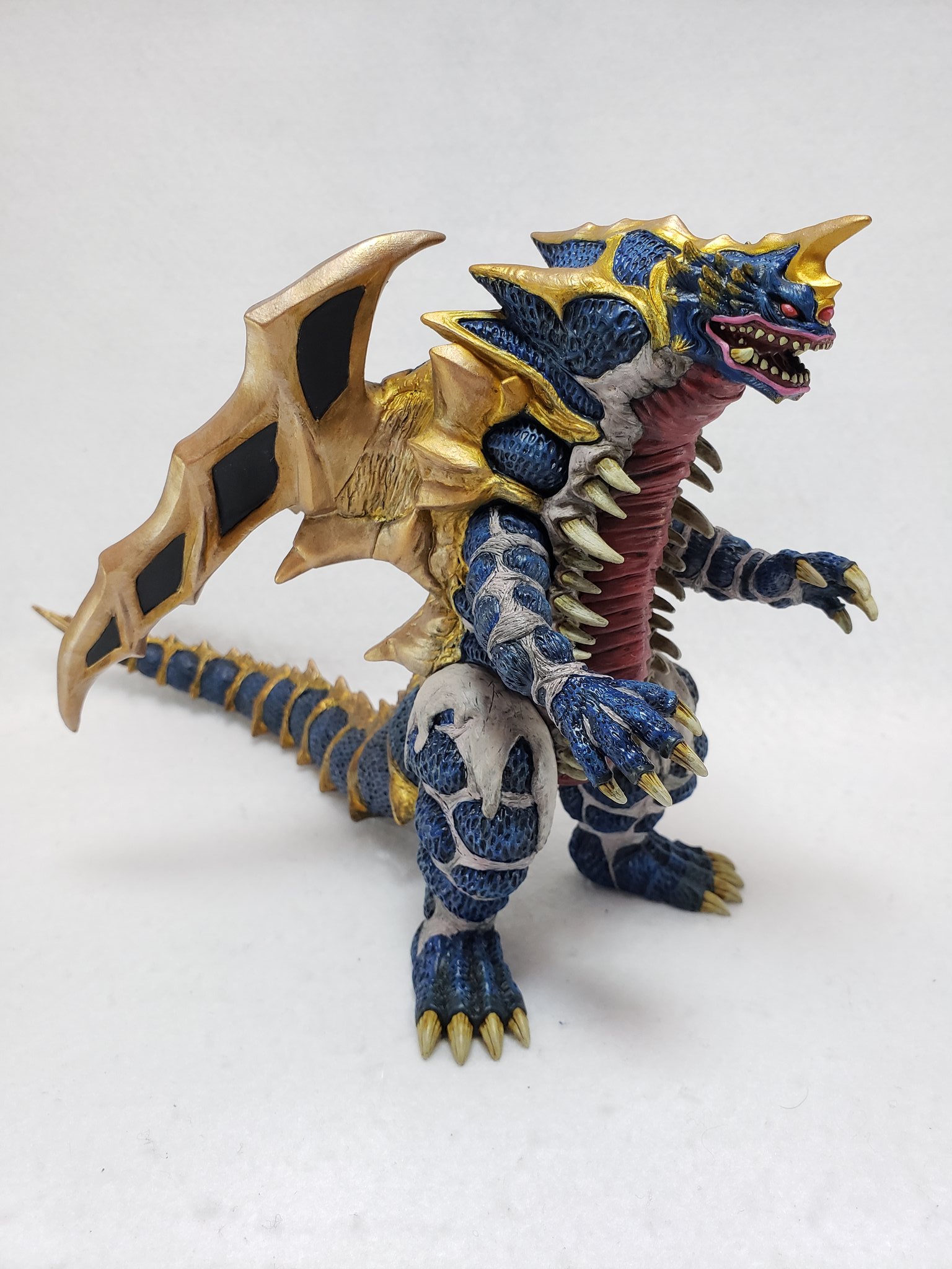 キングオブモンス ウルトラマン よ ウルトラ怪獣DX