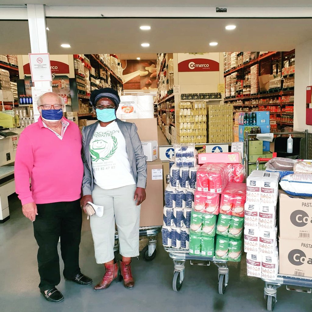 AsocAdintre's tweet photo. Sumamente agradecidos a los Rotory  de Mijas por esta gran donación y a su presidente George Lumby. Gracias por dejarnos hacer nuestra labor de ayudar. Bendiciones https://t.co/bU97DDjRIH