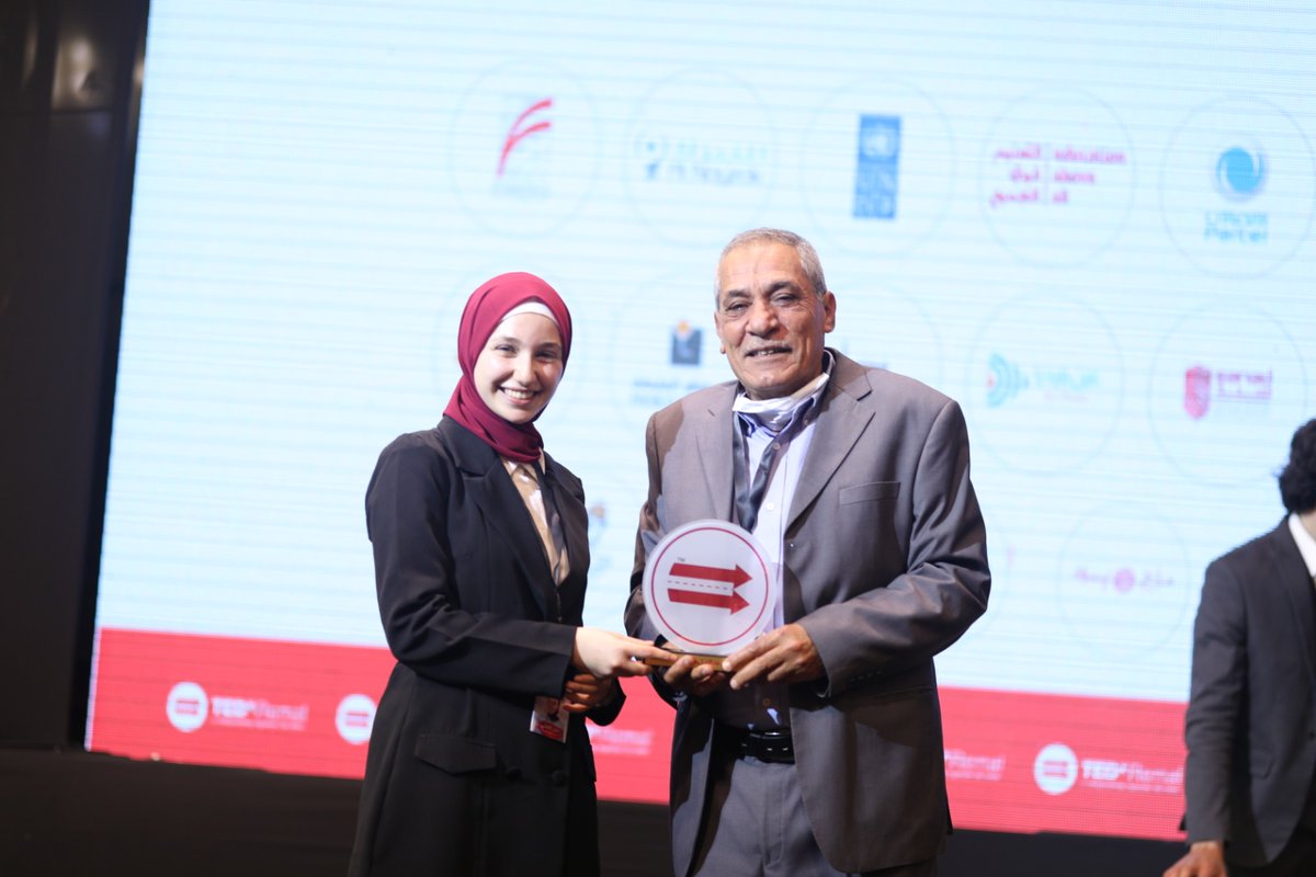TEDxRemal's tweet photo. كبر تيدكس رمال بدعم من آمنوا بطاقات شبابه، فكانوا عونًا لتوظيفها في مسارها الأنسب! 🤩

تقديرًا وعرفانًا منا بدور المؤمنين بالإلهام، نتقدم بالشكر والتكريم للمهندس سهيل شرّاب على دعمه لحدث TEDxRemal.

#TEDxRemal
#PaintingPaths https://t.co/sdSRVO913P
