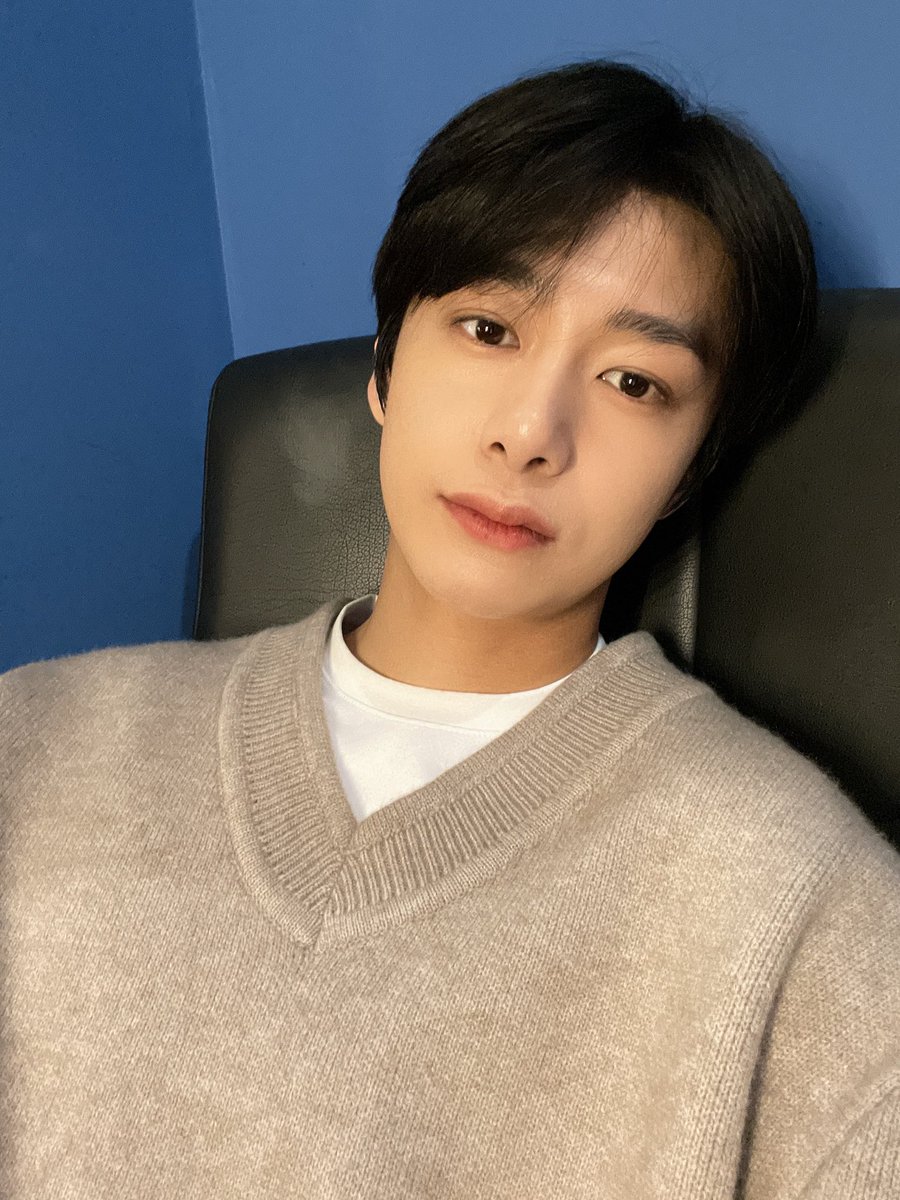 OfficialMONSTAX's tweet photo. 오랜만에 얼굴봐서 좋다❤️ #형원 https://t.co/aE47UpRQ95