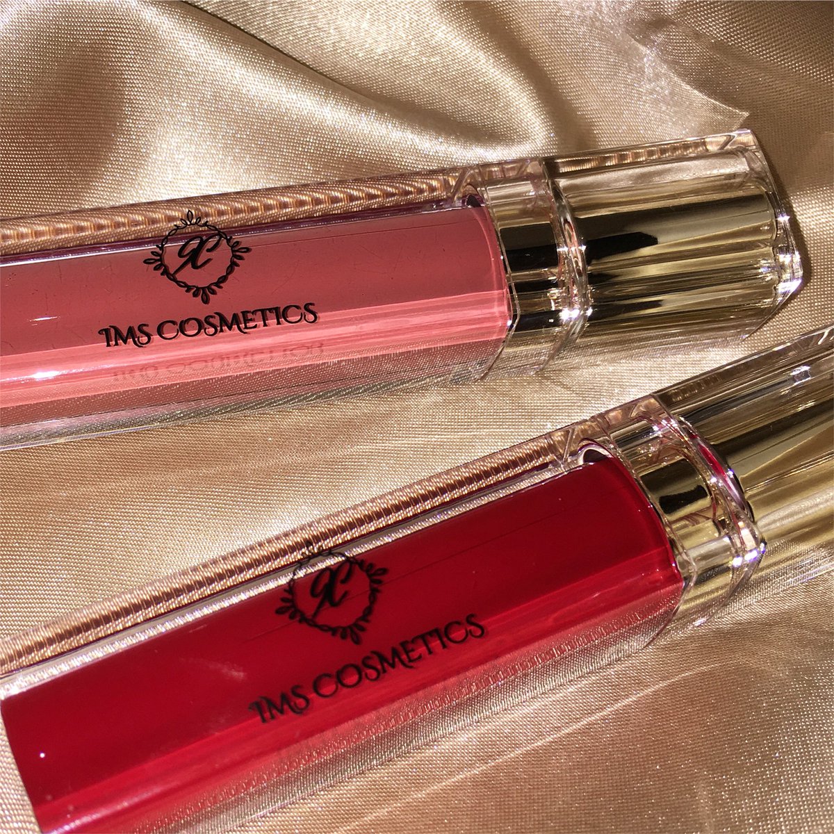 imscosmetics's tweet photo. HydraGloss for the day! Our customers tested it and all approved it. Hydrating, pigmented, long lasting, not sticky, and smells good. In conclusion, we love it ✨ https://t.co/SGDG2mzwqO
