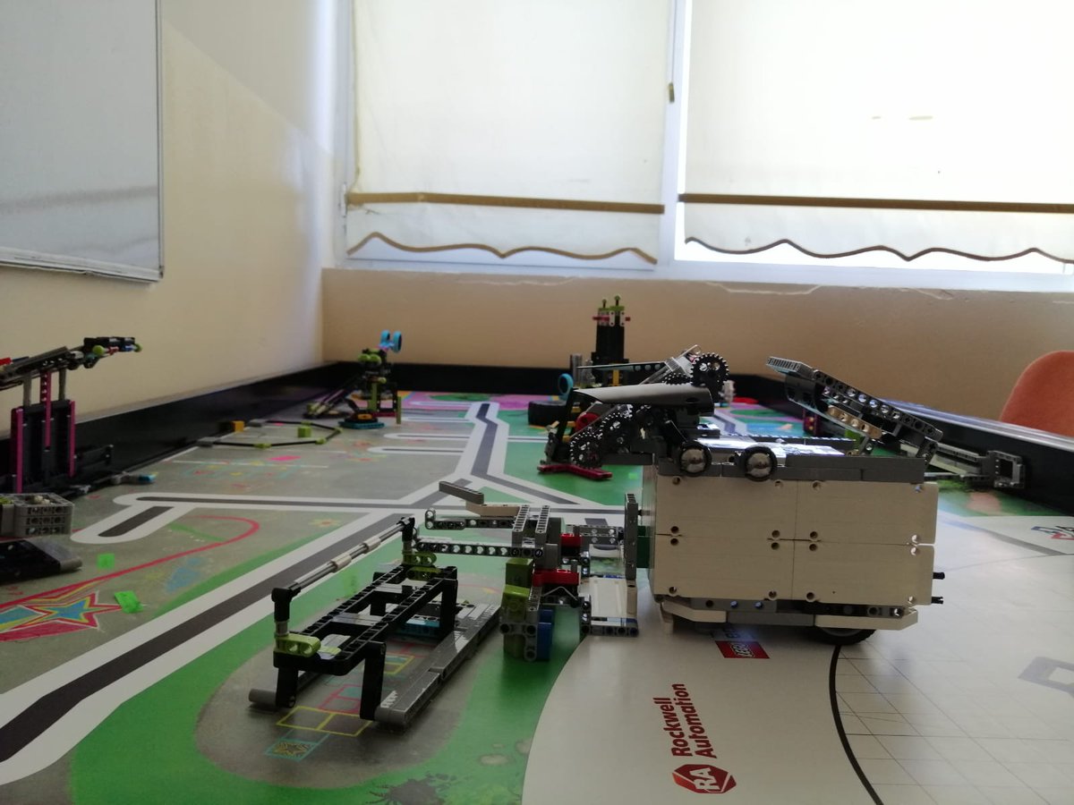GSB_NizipGM's tweet photo. Nexus Projesi' kapsamında Merkezimizde yürütülen Robotik Kodlama, eğitimiz'de lise takımımız artık robotunu tasarlıdı ve komutlar vermeye başlandı.
Bekle bizi TEKNOFEST biz geliyoruz.🤗🤖
#Nexsus
#Robotim
#Legostro https://t.co/EPJw7COJcn