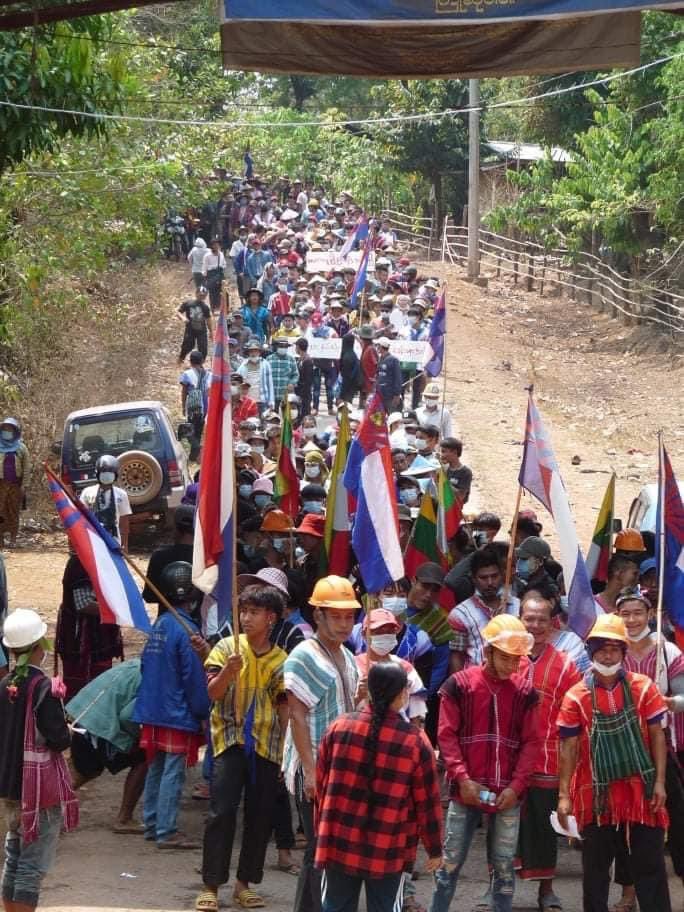 ElevenMyanmar's tweet photo. Protests today (March 28) in Kawkareik, Karen state.

#WhatsHappeningInMyanmar https://t.co/WZM97MVwwv