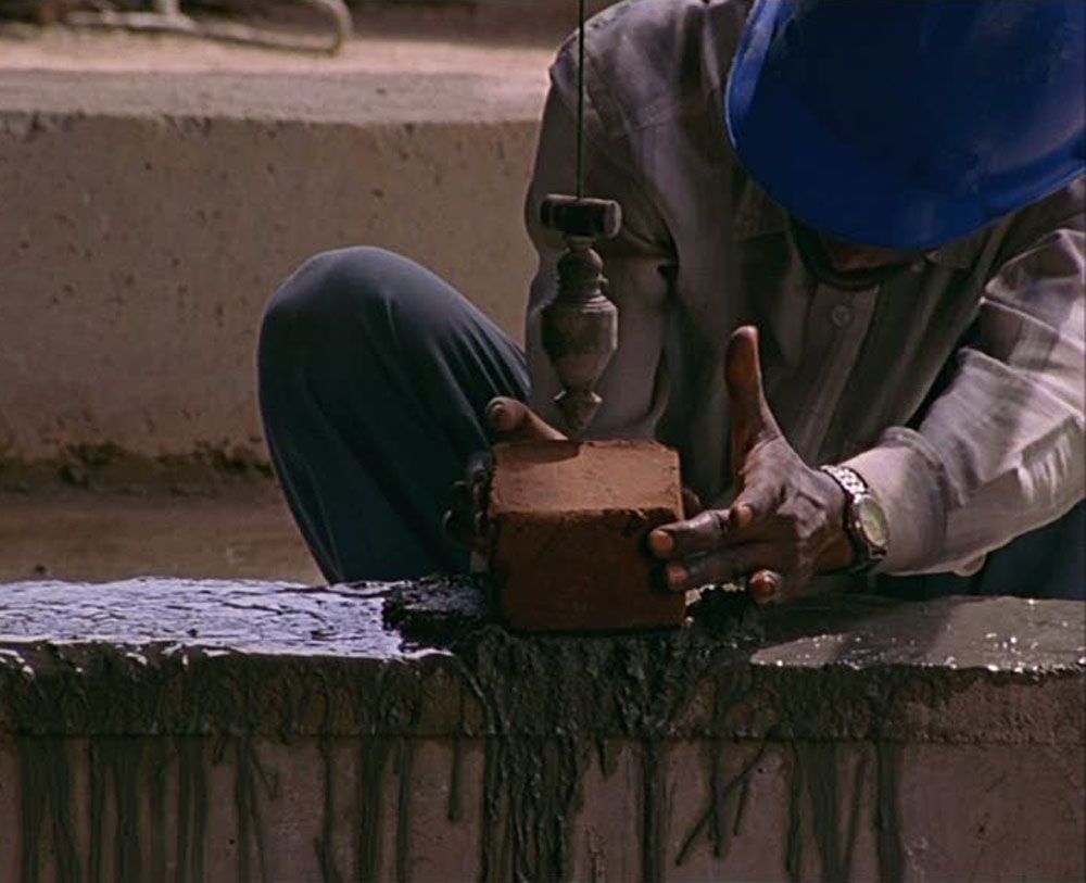 cample_line's tweet image. Available to watch free from 6pm (BST) this evening until 7 April via our website is Harun Farocki’s film In Comparison (2009)

You can find the trailer and more info here: linktr.ee/CAMPLELINE

SDH subtitles @MatchboxCine (thanks so much!)

#CampleLine #OnlineFilm