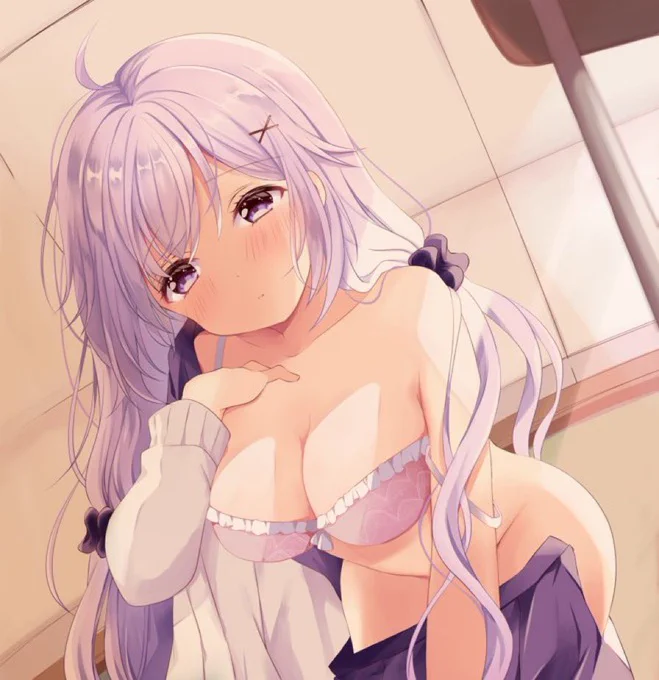 #見た人も無言で紫髪美少女貼れ 