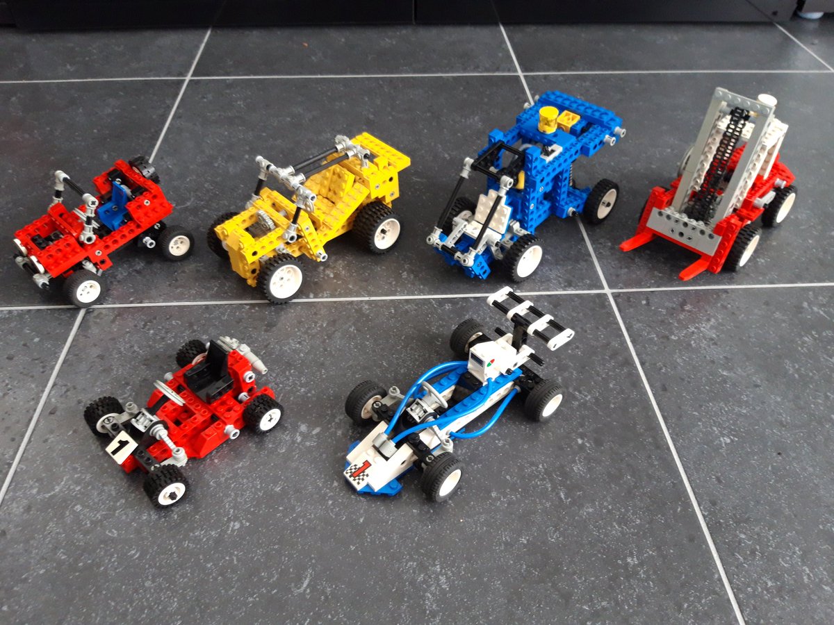 TomVanBael's tweet photo. Deze zondagmorgen goed gespendeerd met het opnieuw opbouwen van oude @LEGO_Group Technic sets! π₯°π₯°π₯°
#Blokdown #LEGO #LegoTechnic
@dewlanna https://t.co/kKMzGJN7qT