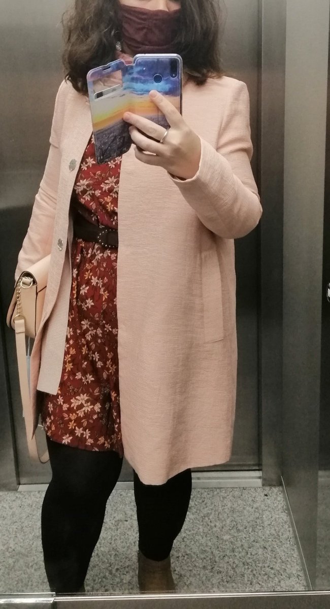 Marina_Domnguez's tweet photo. #DomingoDeRamos el que no estrena no tiene manos #cualquierexcusaesbuena #floreada #Mango #lookprimaveral #domingosdeparque https://t.co/29qaTbx6Ld
