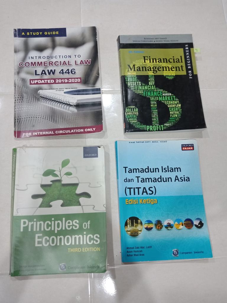 anrfsha's tweet photo. Books to letgo AC220 ✔

Law446
Eco415
Maf503
Ctu551

Dm me if you are interested 😍 https://t.co/cp7hHcsu8K