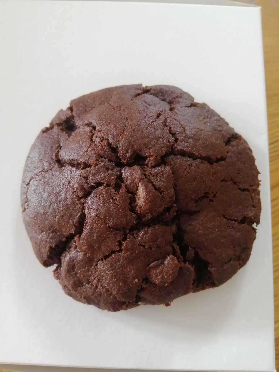 HelenPipe_1's tweet photo. I have found a new Sunday routine. A morning dog walk, followed by a cake, before an afternoon of planning for 2021-2022 #keepingthebalance #wellbeing #cremeeggcookie https://t.co/johEmDihoY