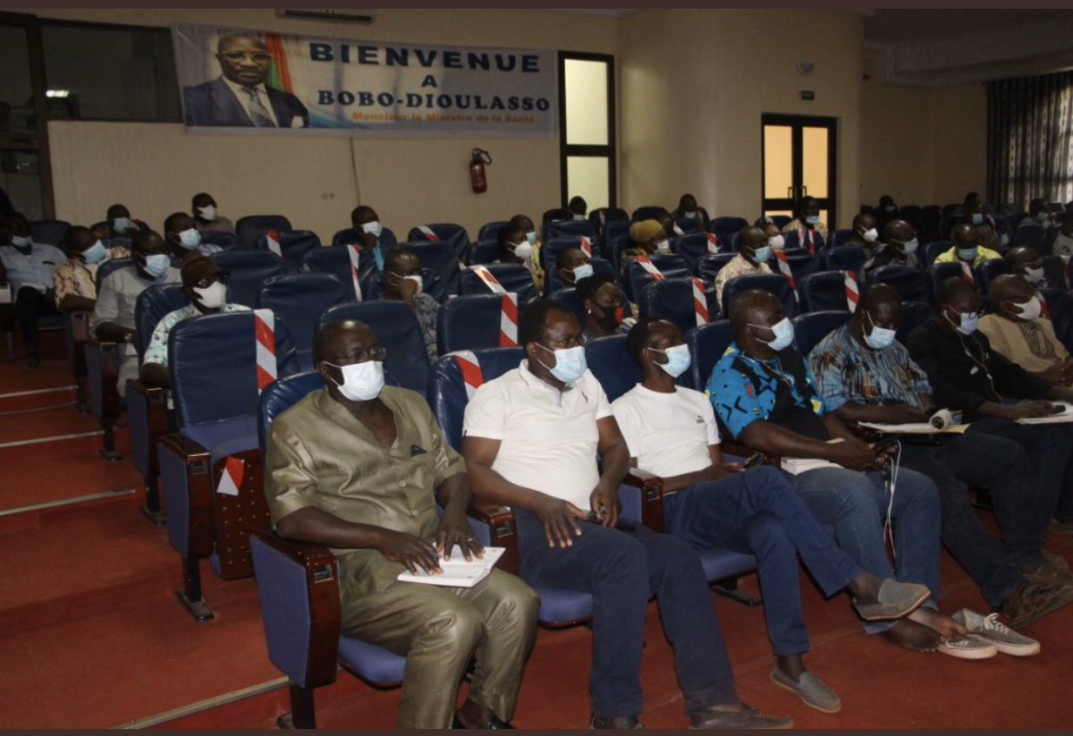 Visite du Ministre de la Santé au Centre MURAZ qui a bénéficié d'une  attention particulière, pour le renforcement de son plateau technique et l'utilisation de son LBC et de sa plateforme de RC dans les  futures recherches vaccinales sur la COVID-19. <a href="/hienherve/">Hien Hervé</a> <a href="/NicolasMedaProf/">Nicolas Meda</a>