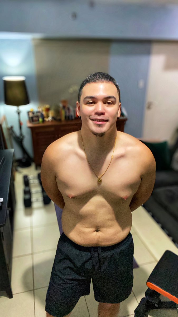 NiccoAlegro's tweet photo. Iwan ko lang to dito for comparison sa birthday ko.🥴

#pinoydoctor 
#before40 https://t.co/5qwRyfhZcN
