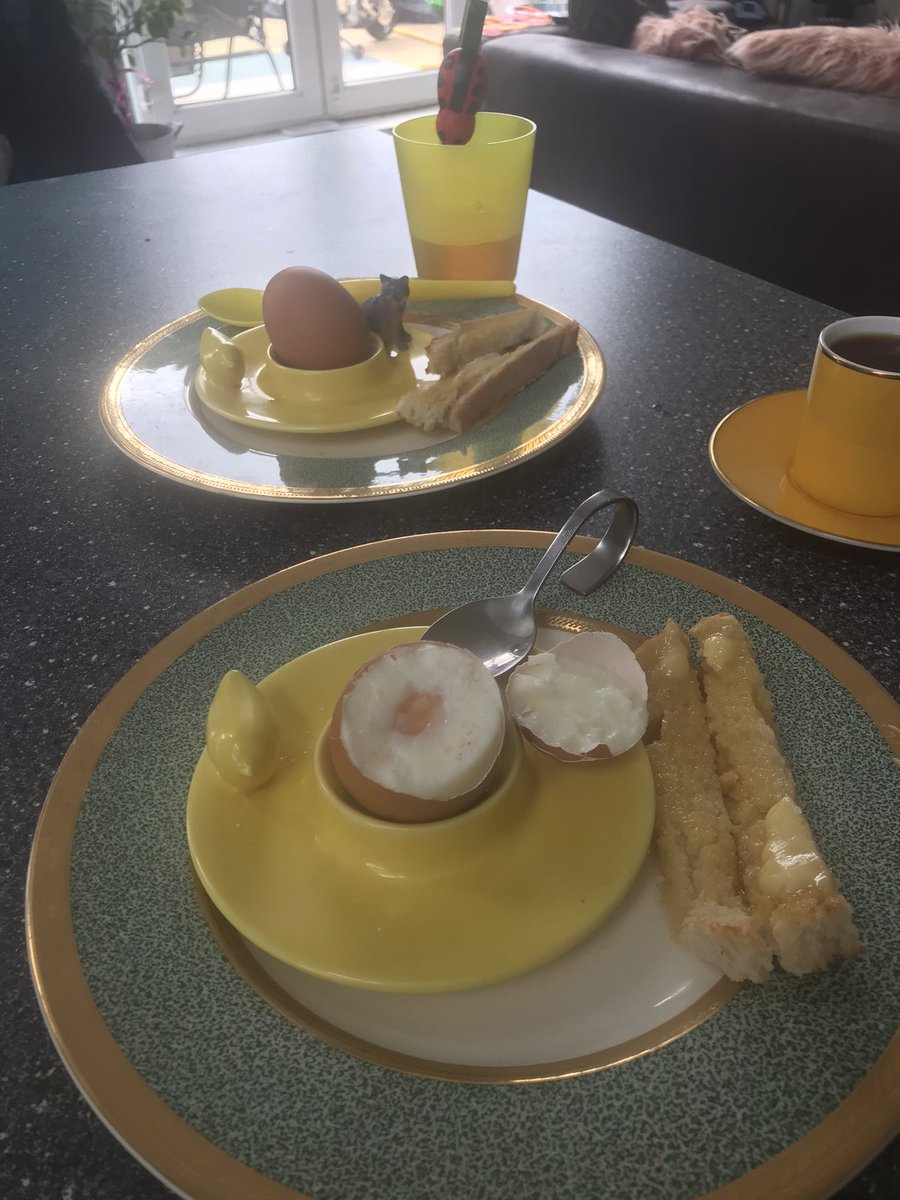 LadyJusticeLVP's tweet photo. #PalmSunday Breakfast at NiNis Freya-Truly is def #EasterBonnetReady #itsabingthing I want to be a #Bingcess 👸 NiNi 😘 #gratefulheart 🙏🏼 #countingblessings ❤️🙏🏼 https://t.co/Pi9OA2zdiz