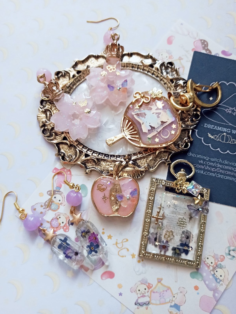 DreamingAnya's tweet photo. 🌸#DIY #handmade #UVレジン #bezel #openbezel #craftholic #craft #uvcraft #handmadeaccessory #resinart #uvresin #resincraft https://t.co/NMh6sufORp
