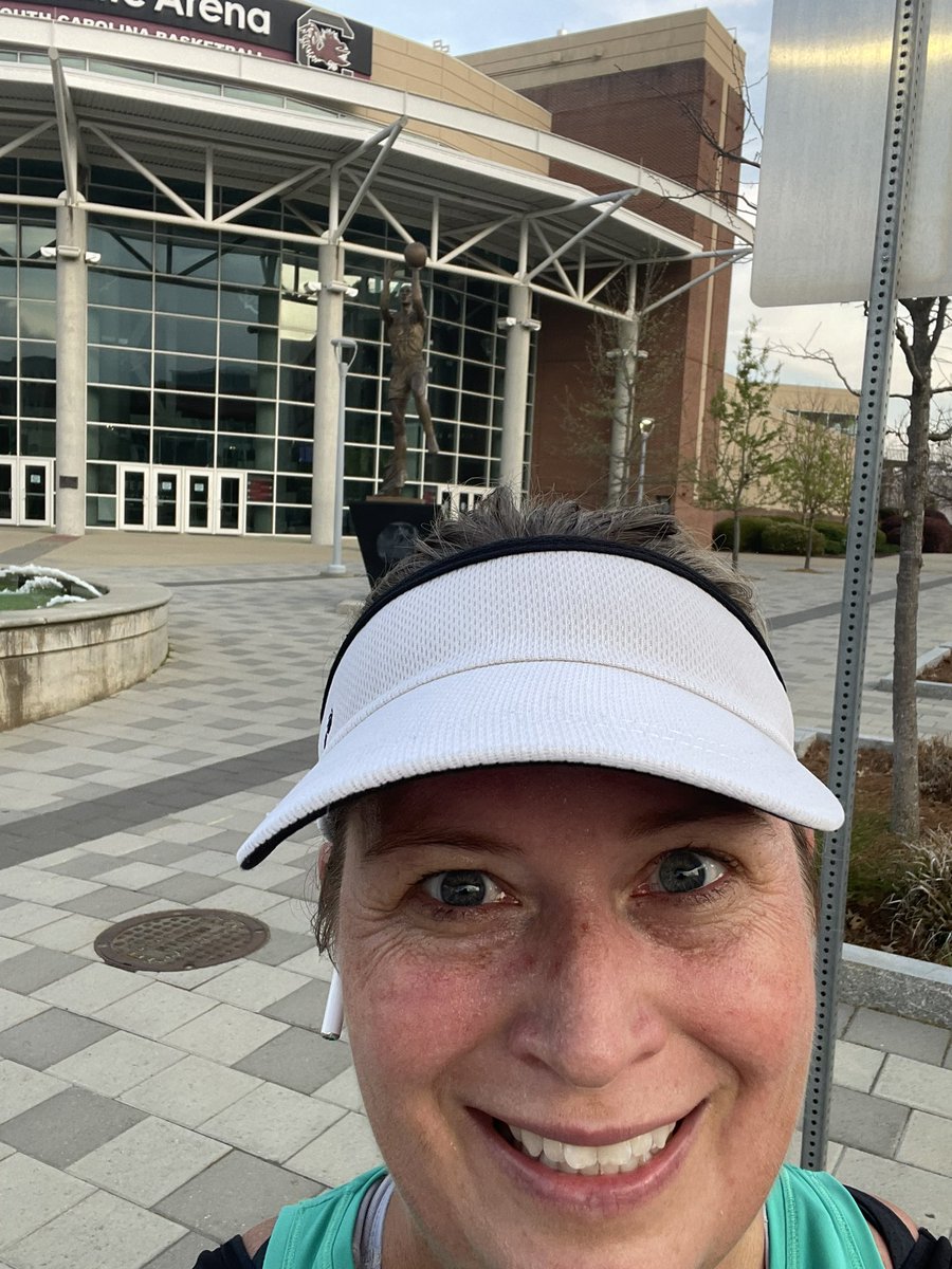 CaseyPash's tweet image. Gameday shake out run this morning  with @_ajawilson22... let’s go @GamecockWBB and @dawnstaley! #Sweet16