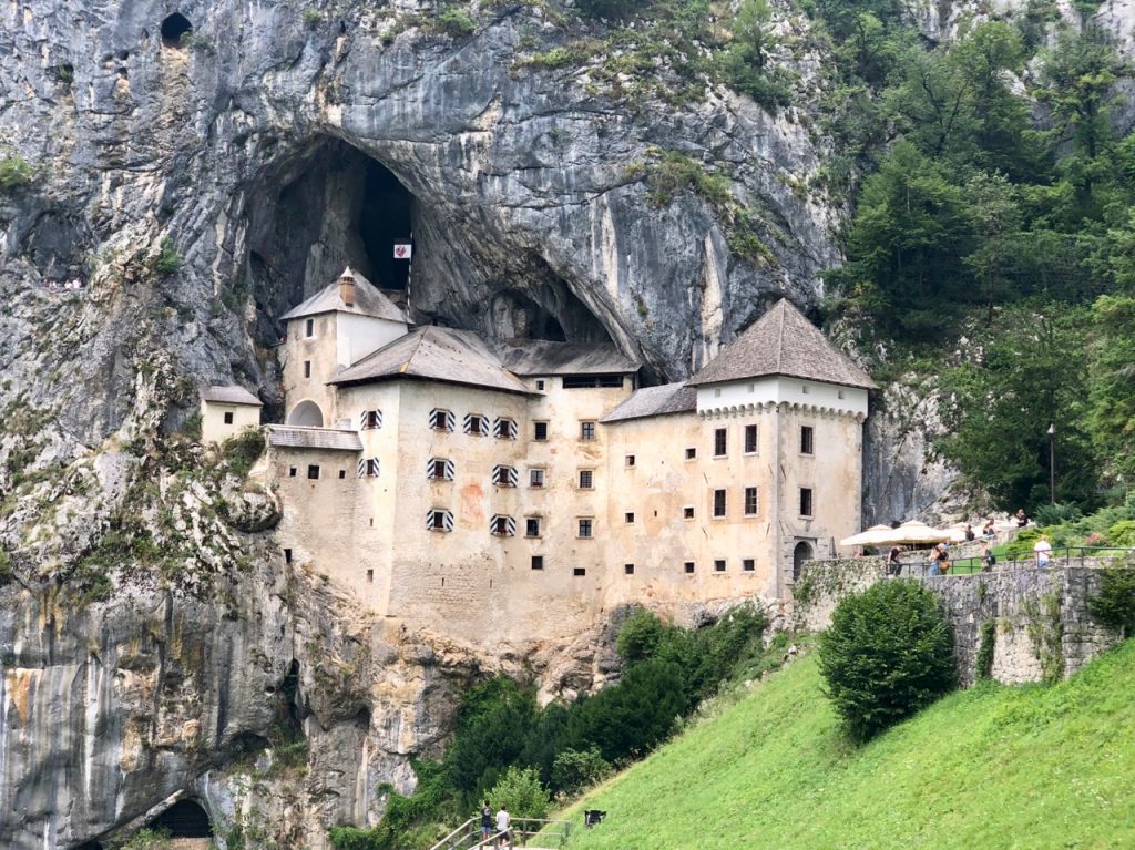 CastleRealtor's tweet image. Predjama Castle

Location: Slovenia
Built: 1570
Price: A handful of magic beans

Built into the mouth of a cave, this property is a hidden gem just waiting to be mined. Secret passageways are rumored to exit at the top of the cliff.
 
#travel #castles #Europe #Slovenia #History
