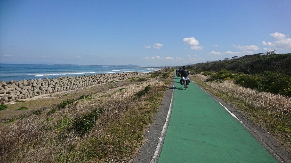 sinkan_chuowan's tweet photo. 活動紹介④ 自転車🚲

自転車の活動もしています！

クロスバイクというスポーツバイクに乗って沖縄や北海道、瀬戸内海一周などなど、日本全国を走ります。

日本各地の風景や文化だけではなく、爽快感も味わうことができ、気軽にサイクリングを楽し���ます❗️

#春から中大  #春から中央 https://t.co/KHZ0ZdTkLh