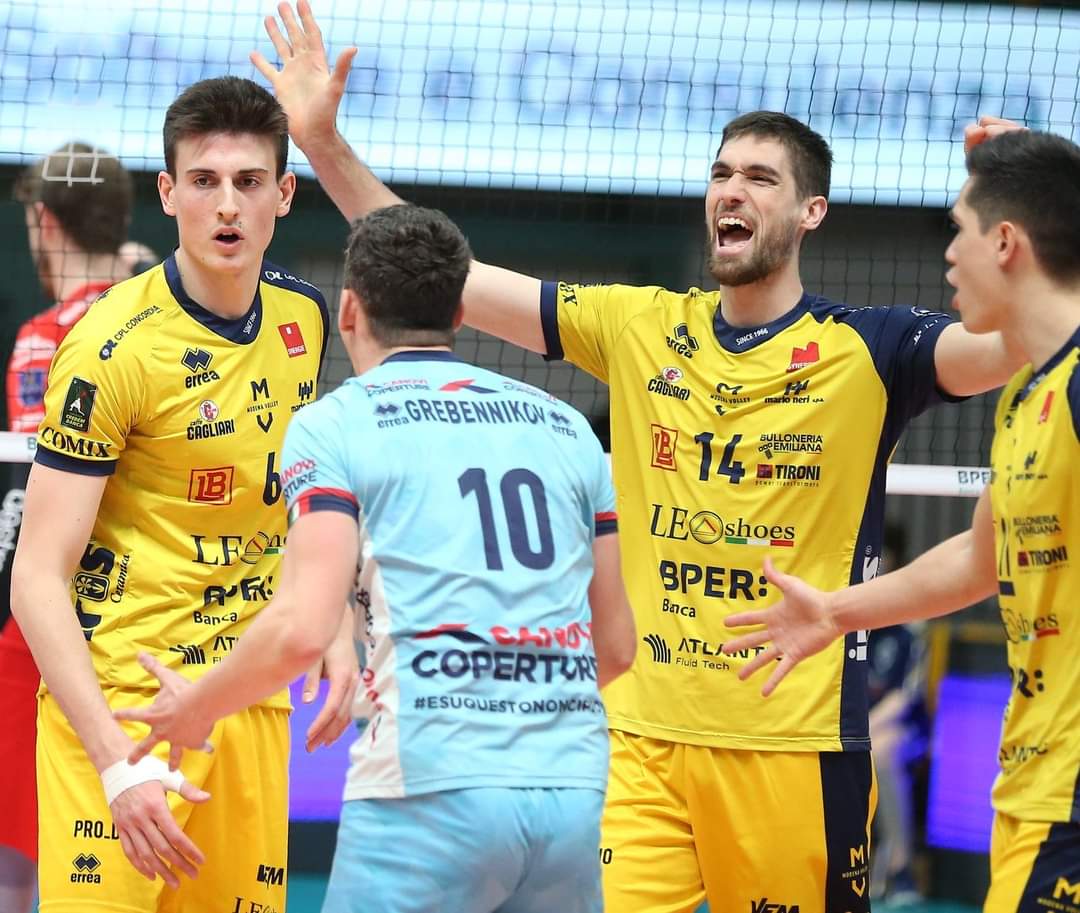 modenavolley's tweet image. Inizia la strada verso la Challenge Cup, stasera è #GameDay nel Tempio 💛💙

🆚 Consar Ravenna
🕣 17
🏟️ PalaPanini

📺 @ElevenSportsIT
📻 @radiopico 
💻 Punto a punto su Twitter
📲 Live score sulla App Modena Volley

#Noisiamolasquadra #ModenaRavenna