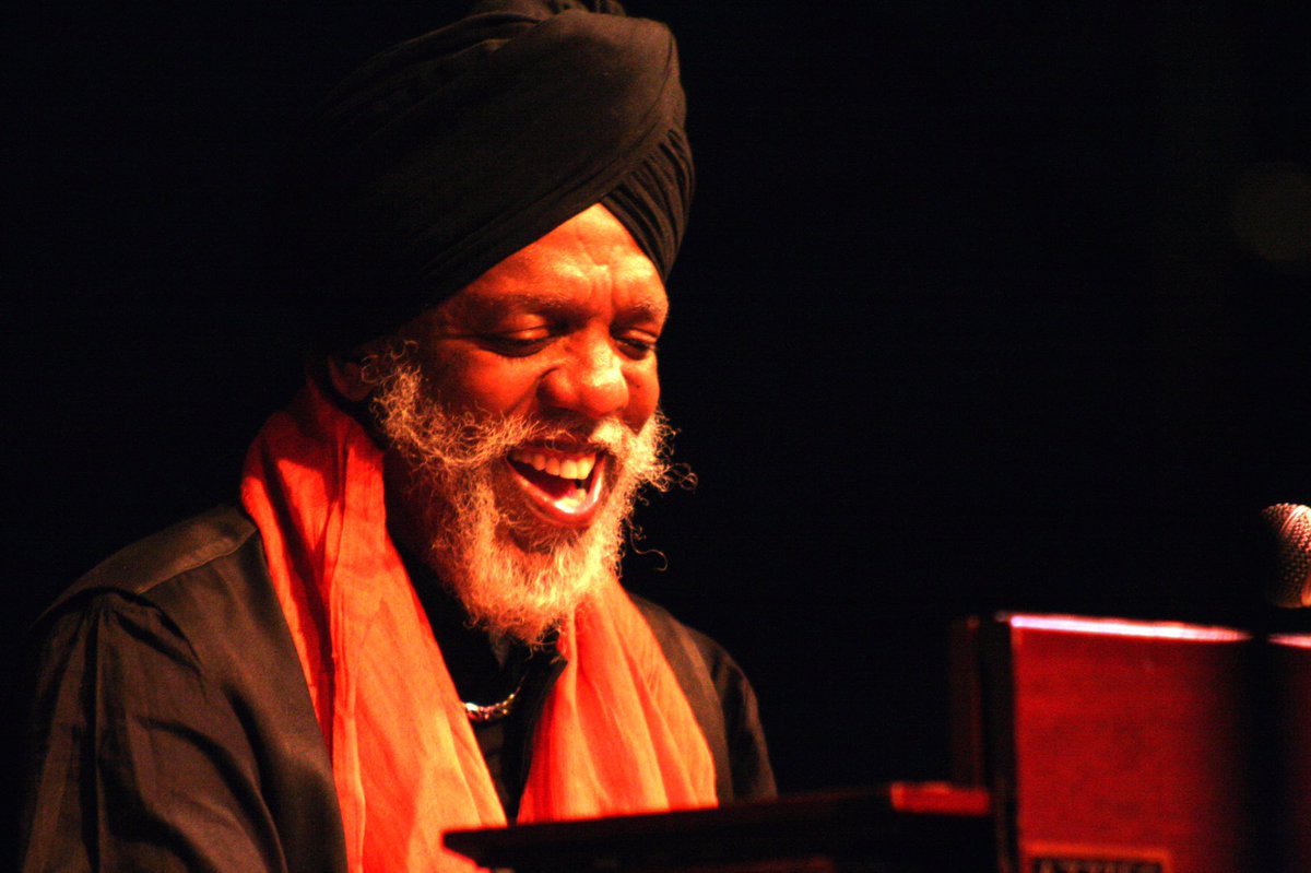 bluenoterecords's tweet image. #DrLonnieSmith has a brand new album out called "Breathe." Hear the smoldering track "Too Damn Hot" and his cover of Timmy Thomas' "Why Can't We Live Together" featuring Iggy Pop on vocals on our "Jazz Now” playlist: bluenote.lnk.to/JazzNow