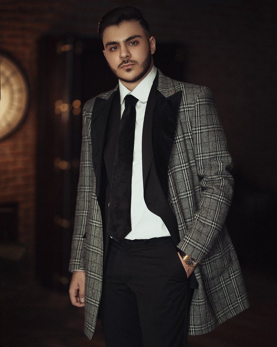 farbod_kamali's tweet photo. Tommy Shelby Room!

#me #modeling #persianmodel #DavidBeckham #malemodel #suite #fashion #fashionable #iran #tehran #model #realmodel https://t.co/yykAVKnxWZ