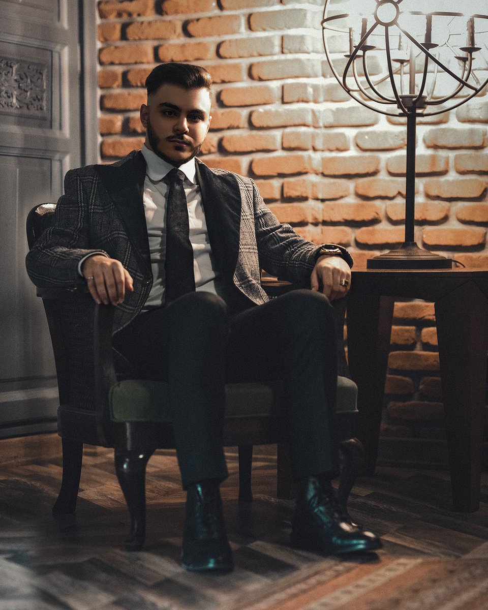 farbod_kamali's tweet photo. Tommy Shelby Room!

#me #modeling #persianmodel #DavidBeckham #malemodel #suite #fashion #fashionable #iran #tehran #model #realmodel https://t.co/yykAVKnxWZ