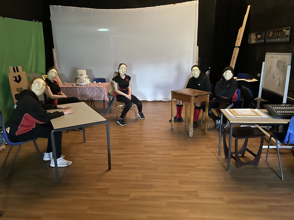 Year 10 working with a different type of mask! #TrestleMasks #PhysicalTheatre