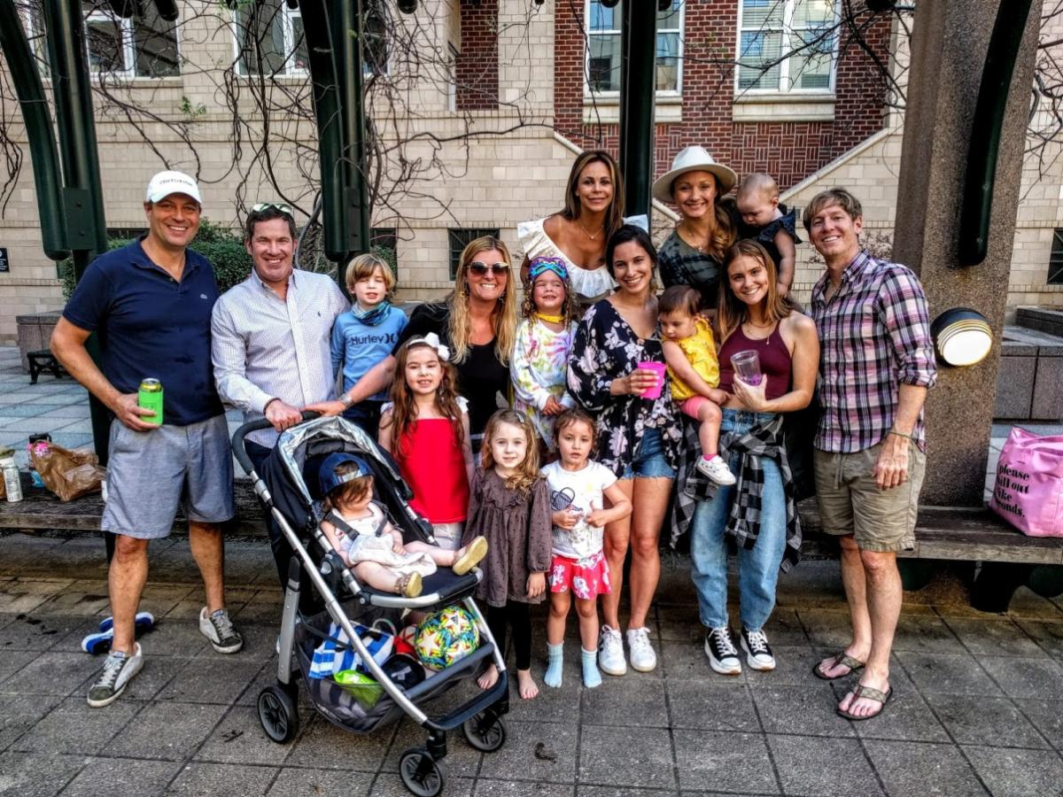 FourthWardCLT's tweet photo. A few more photos from Friday's Porch Pop-In, already looking forward to next month's event! 

#FourthWardCLT
#FourthWardPorchPopIn https://t.co/UxcBhQt7jS