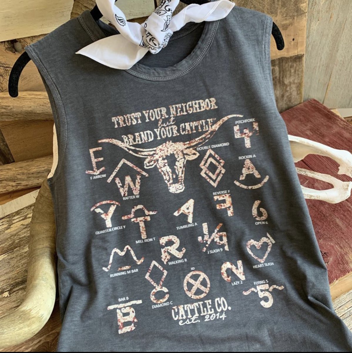 MarbleGypsy's tweet photo. Another cute tank from XOXO! https://t.co/UisA9yfW9Z