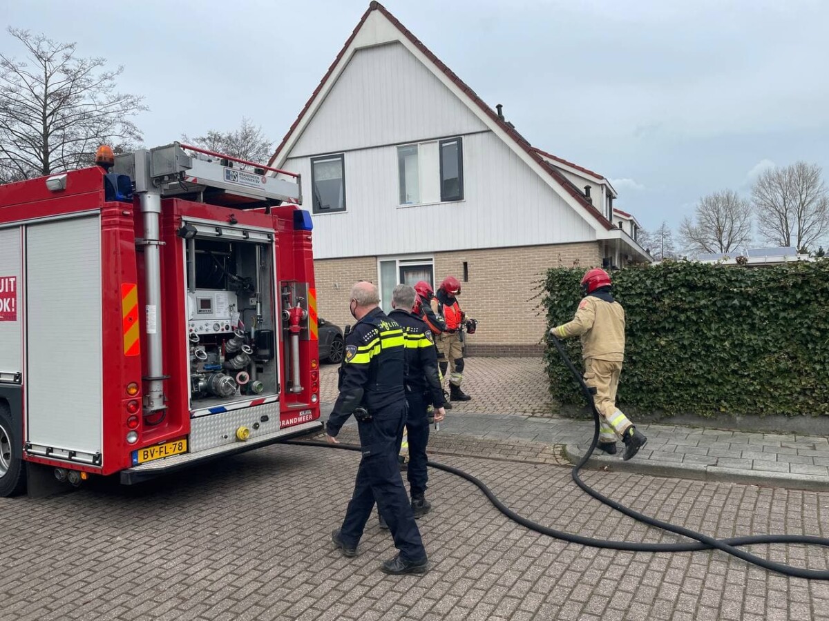 Brandweer Leek ingezet bij melding woningbrand Tolbert - #Groningen -..
