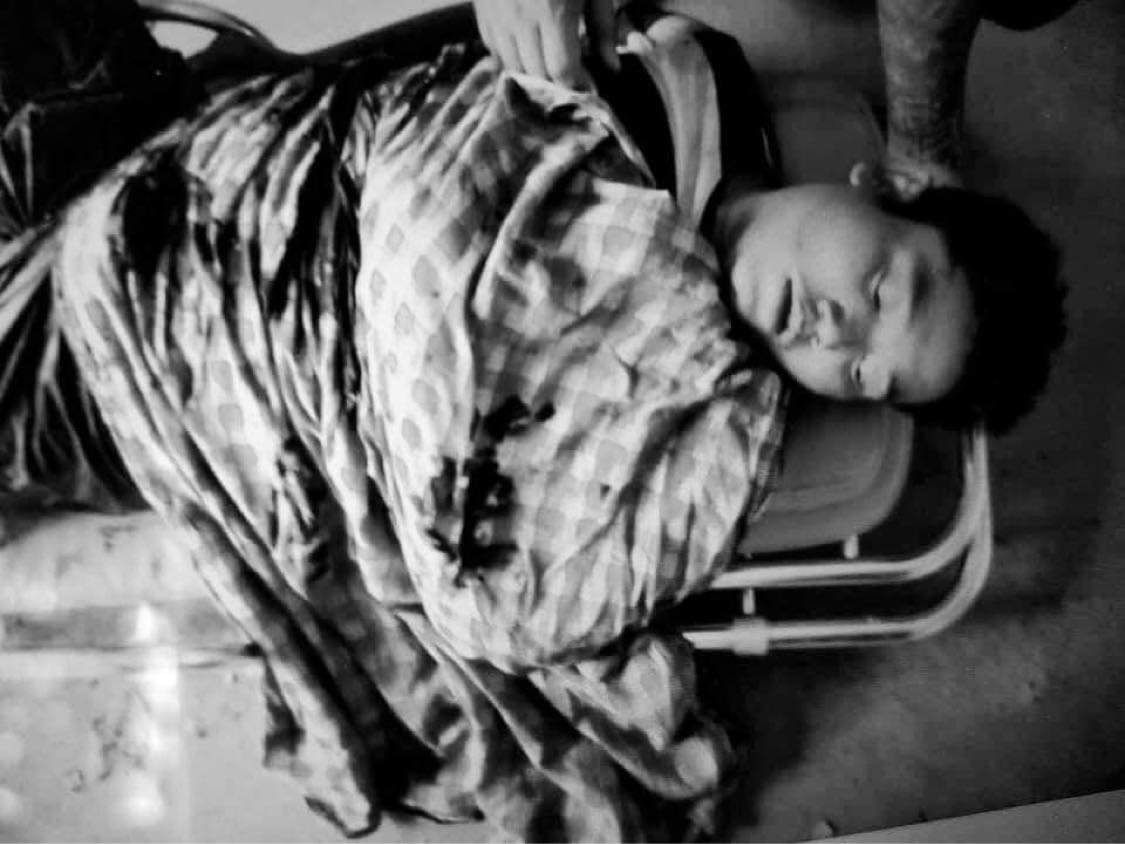 Maria89599527's tweet photo. Tw // death 
In MyinGyan, one woman was shot to death &amp; one man got injured. Terrorists are shooting randomly in the wards by swearing at people in MyinGyan.

JUNTA MASSACRE 
#Mar28Coup #OpCCP 
#WhatsHappeningInMyanmar https://t.co/N4j53XufR8