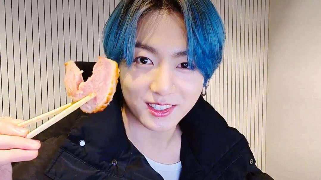 jungkook admirer tweet media