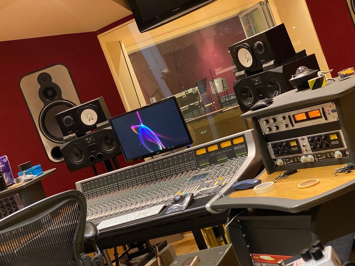Like a sight for sore eyes.  Buzzin to be back recording music.  It’s a bit different now with social distancing in place but if it means we can be here then we’re all for it.  

✌🏼x