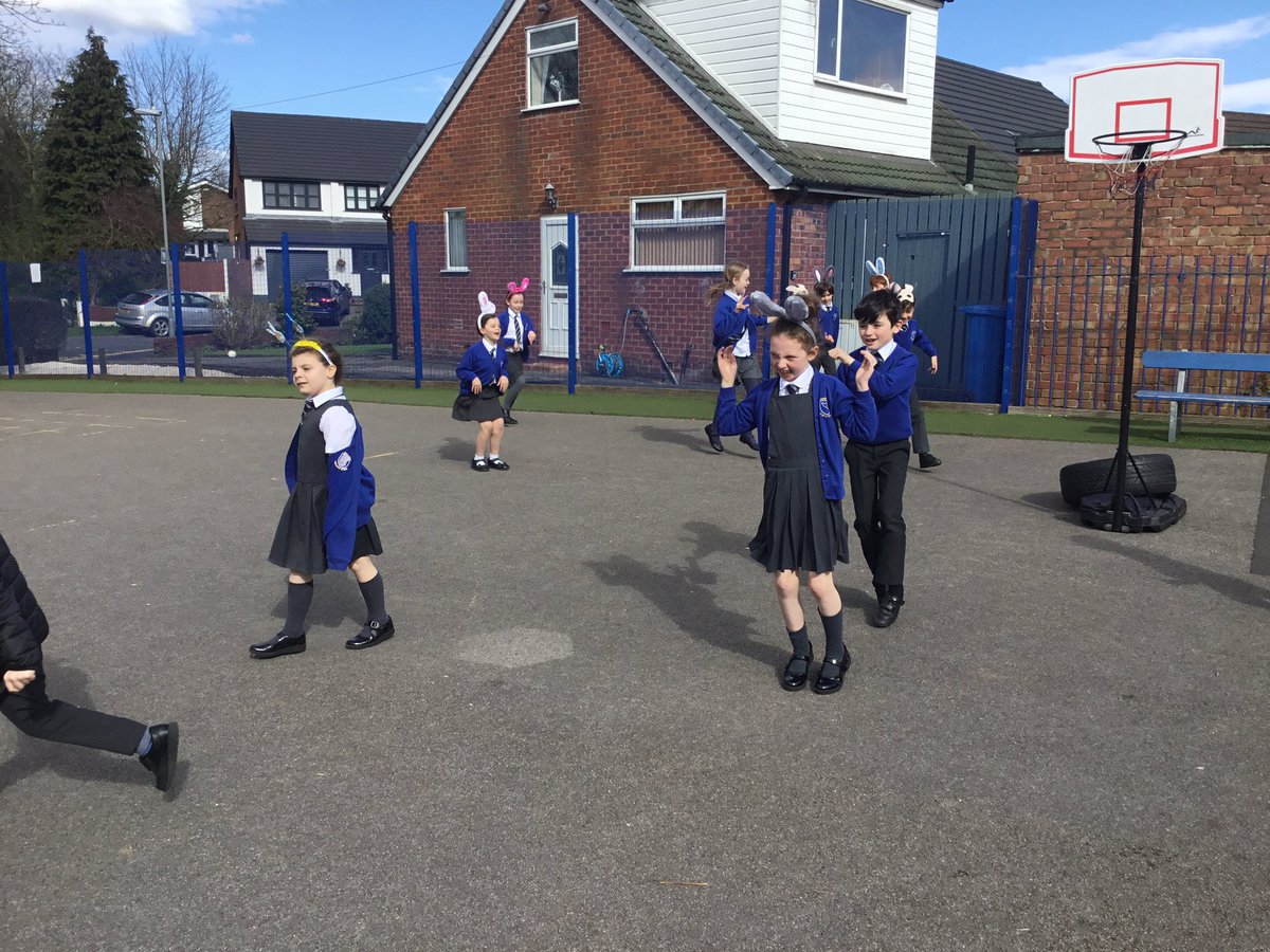 crontony3's tweet photo. Year 3 enjoyed their bunny run on Thursday 🐰 🐣 https://t.co/EojeRXisJ1