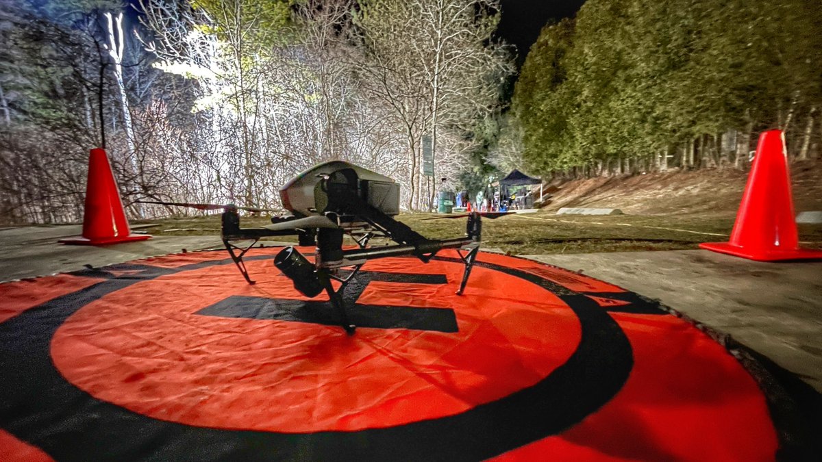 DUOaerial's tweet photo. Howzat for backlight? Dusk shoot on a feature!

#duoaerialdotcom #creamoftheprop  #aerialphotography #djiglobal #djiinspire2 #x7 #canadianfilm #setlife https://t.co/ASRPmkI59k